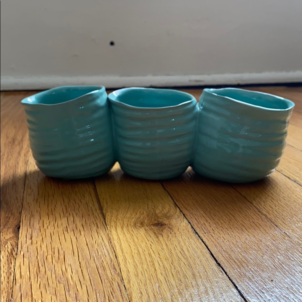 Decorative planting pots